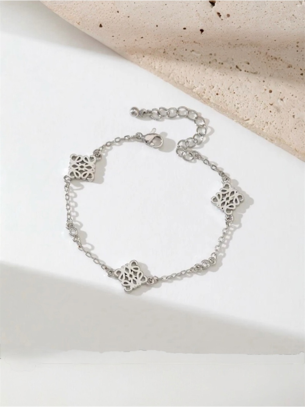 Delicate Filigree Link Bracelet NWT White or Yellow Gold Plated - Picture 3 of 3